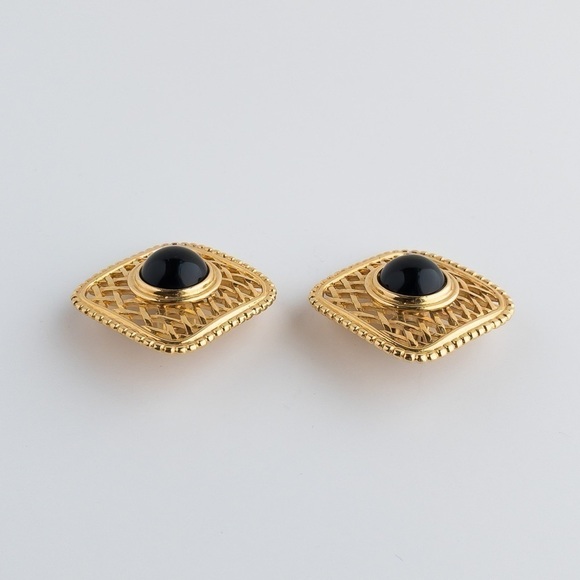 Vendome Earrings Gold Tone Large Diamond Mesh Design Black Glass Cabochon Center - Picture 3 of 10